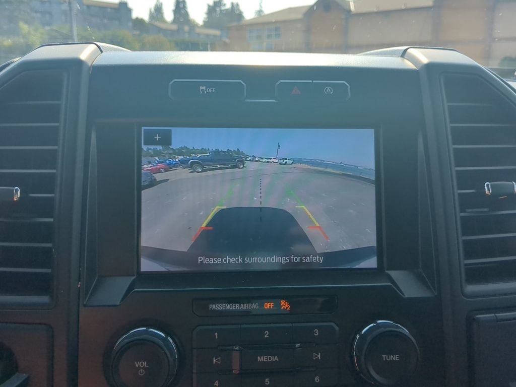 Used 2020 White Ford XL image 25