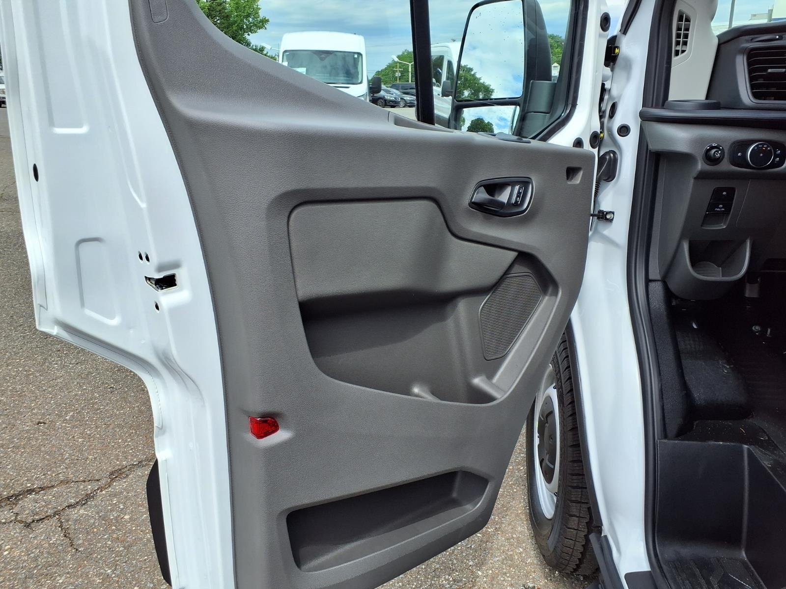New 2026 Oxford White Ford Passenger Van XL image 28