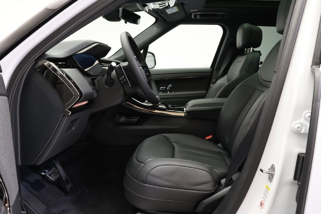 Certified Used 2026 Fuji White Land Rover Dynamic SE image 31