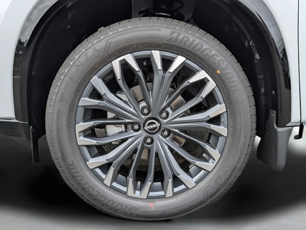 New 2026 White Nissan Platinum image 10
