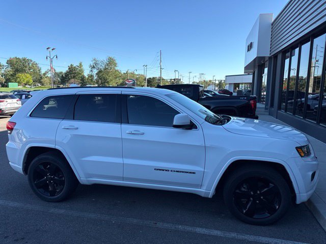 Used 2015 Jeep Grand Cherokee Altitude with VIN 1C4RJEAG2FC678205 for sale in Whitehall, OH