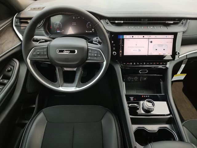 New 2026 Silver Zynith Exterior Paint Jeep Altitude image 10