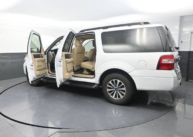 Used 2017 White Ford XLT image 43