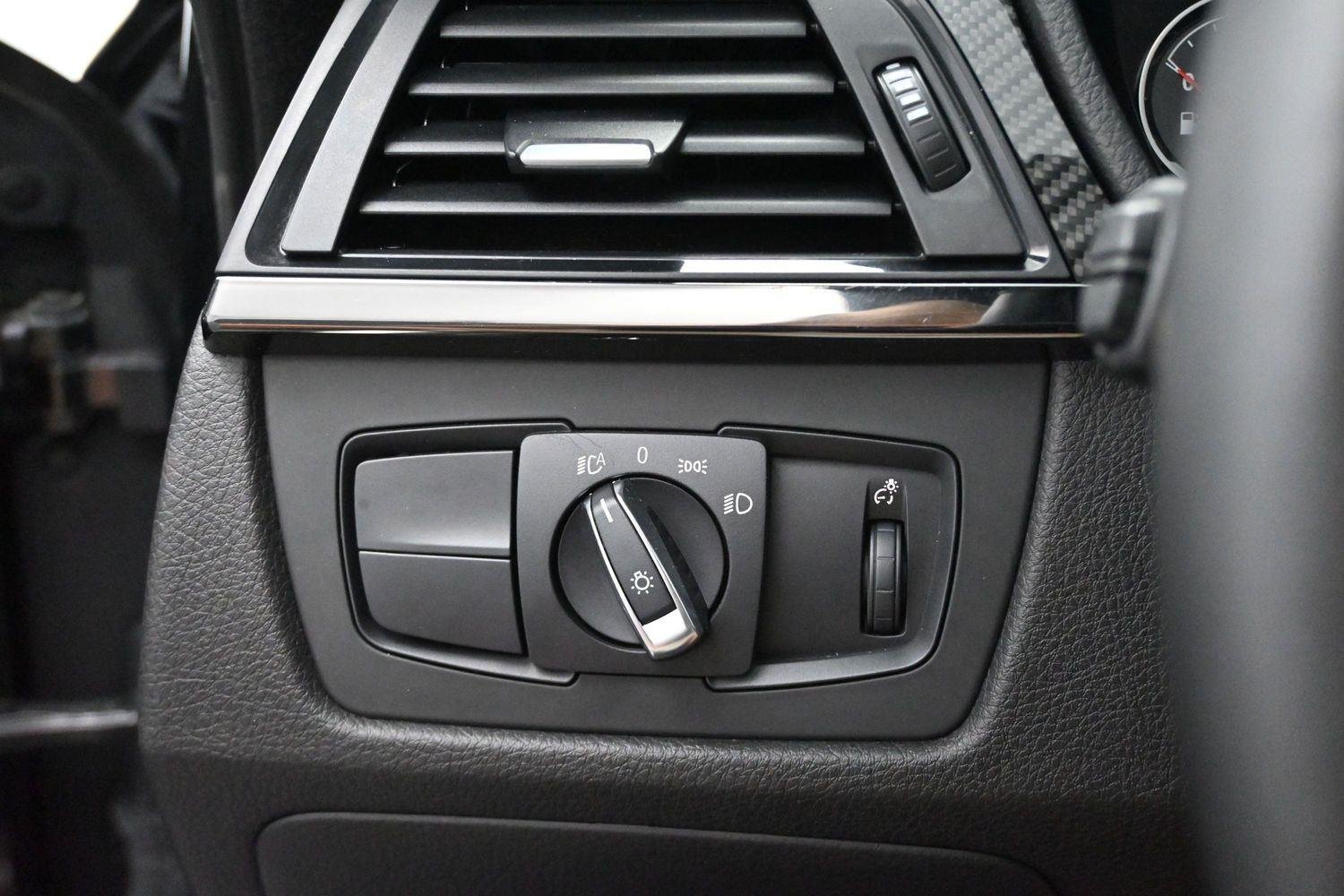 Used 2015 Black Sapphire Metallic BMW M4 image 29