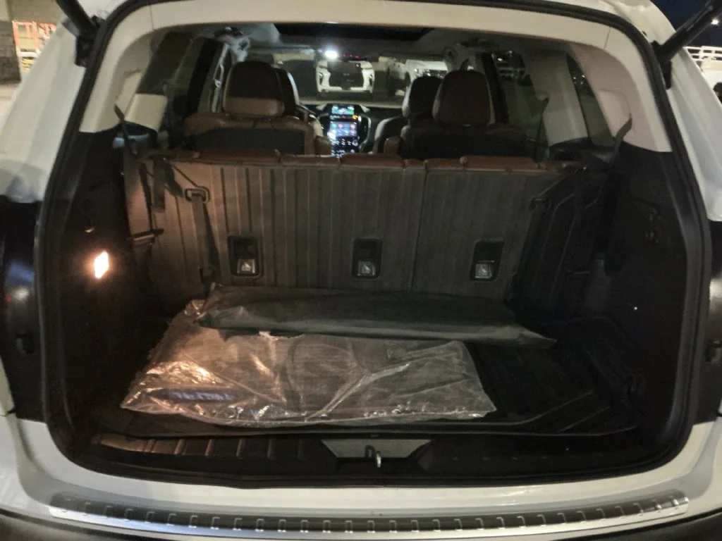 Used 2022 White Subaru Touring image 29