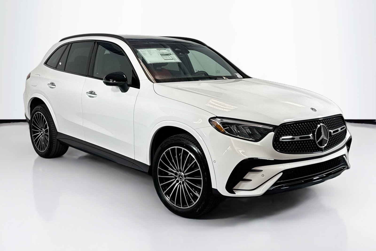 New 2026 Polar White Mercedes-Benz GLC 300 image 3
