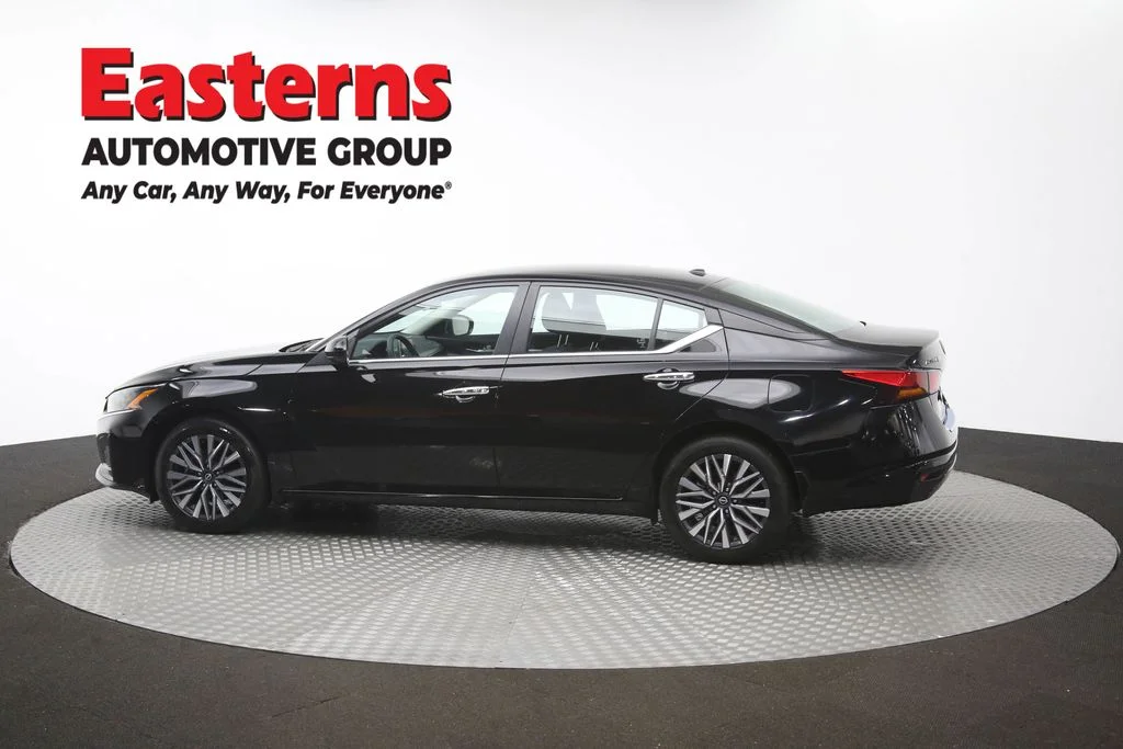 Used 2023 Black Nissan 2.5 SV image 61