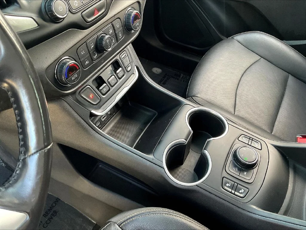 Used 2020 Summit White GMC SLT image 21