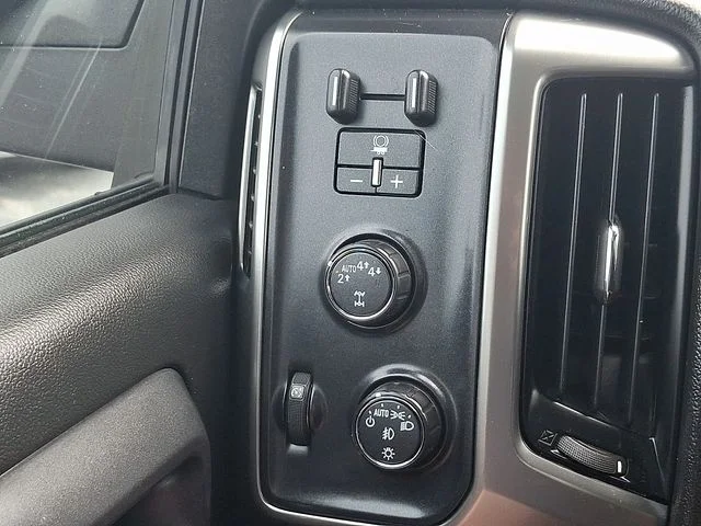 Used 2018 Black Chevrolet LT image 22