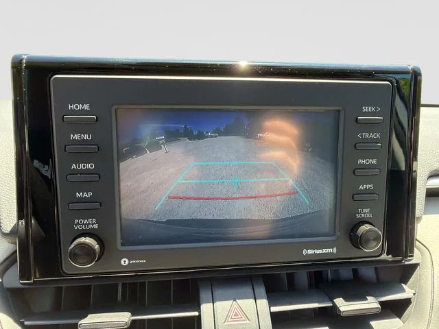 Used 2020 Silver Toyota XLE image 24