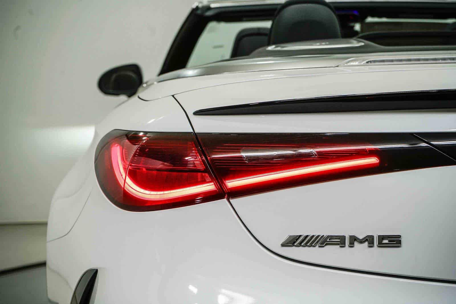 New 2026 MANUFAKTUR Moonlight White Metallic Mercedes-Benz AMG® CLE 53 image 9