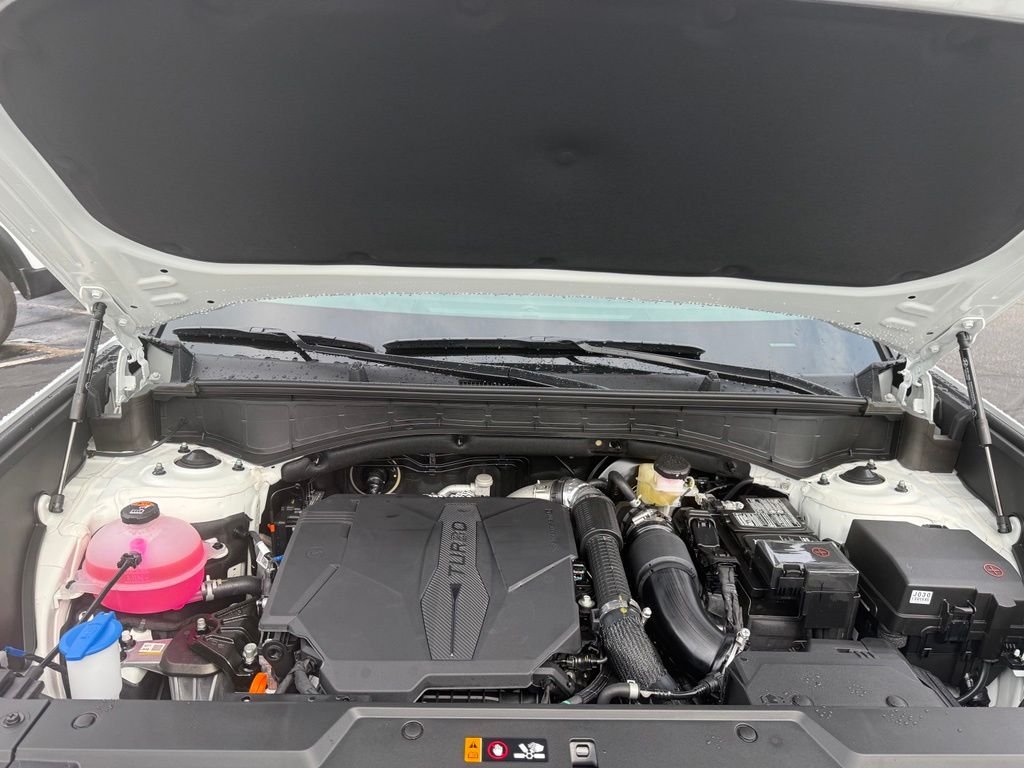 New 2027 Serenity White Hyundai SE AWD image 10