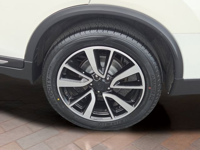 Used 2017 Pearl White Nissan SL image 29