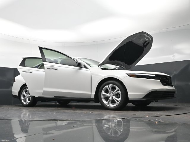 New 2026 Platinum White Pearl Honda LX image 33