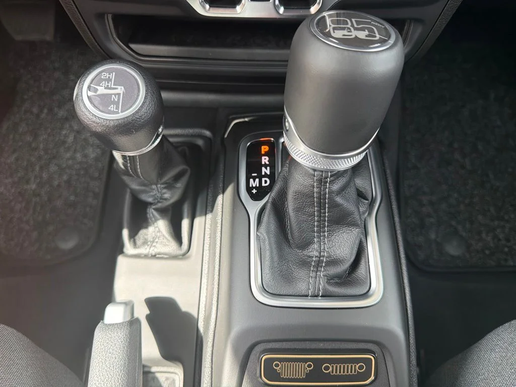 New 2026 Granite Crystal Metallic Clear-Coat Exterior Paint Jeep 85th Anniversary Edition image 38
