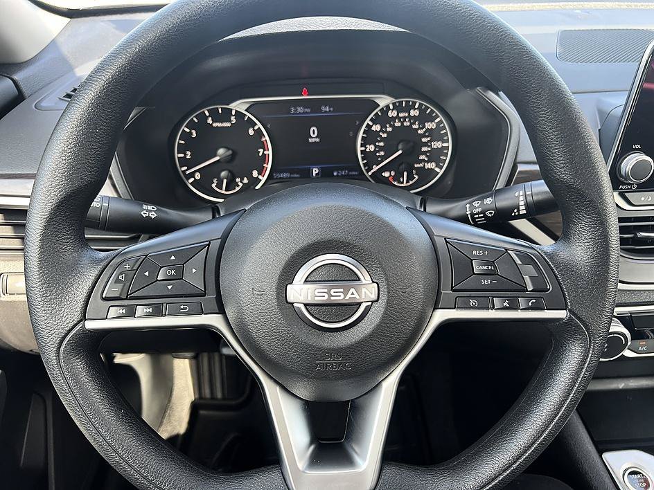 Used 2024 Super Black Nissan 2.5 SV image 22