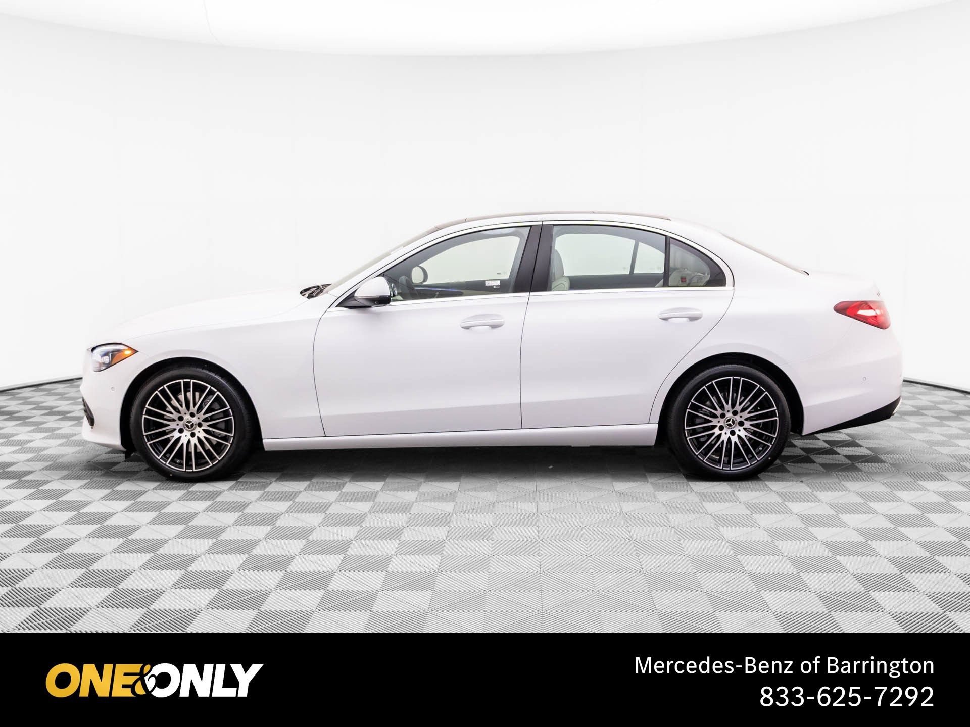 New 2026 MANUFAKTUR Moonlight White Metallic Mercedes-Benz C 300 image 48
