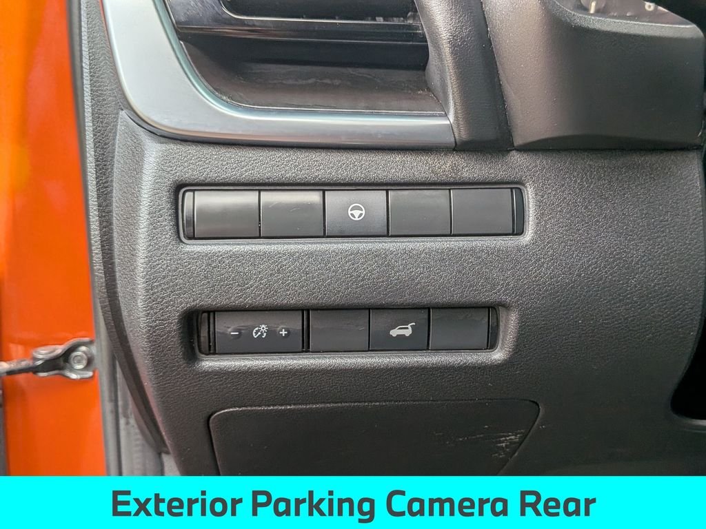 Used 2021 Orange Nissan SL image 21