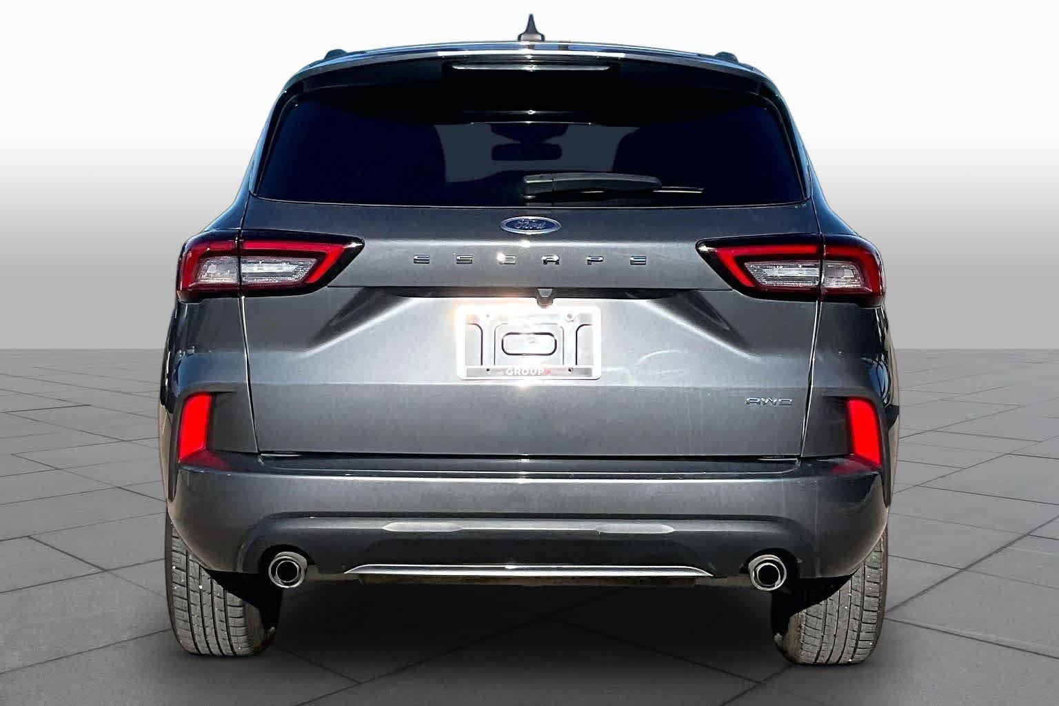 Used 2023 Carbonized Gray Metallic Ford ST-Line image 5
