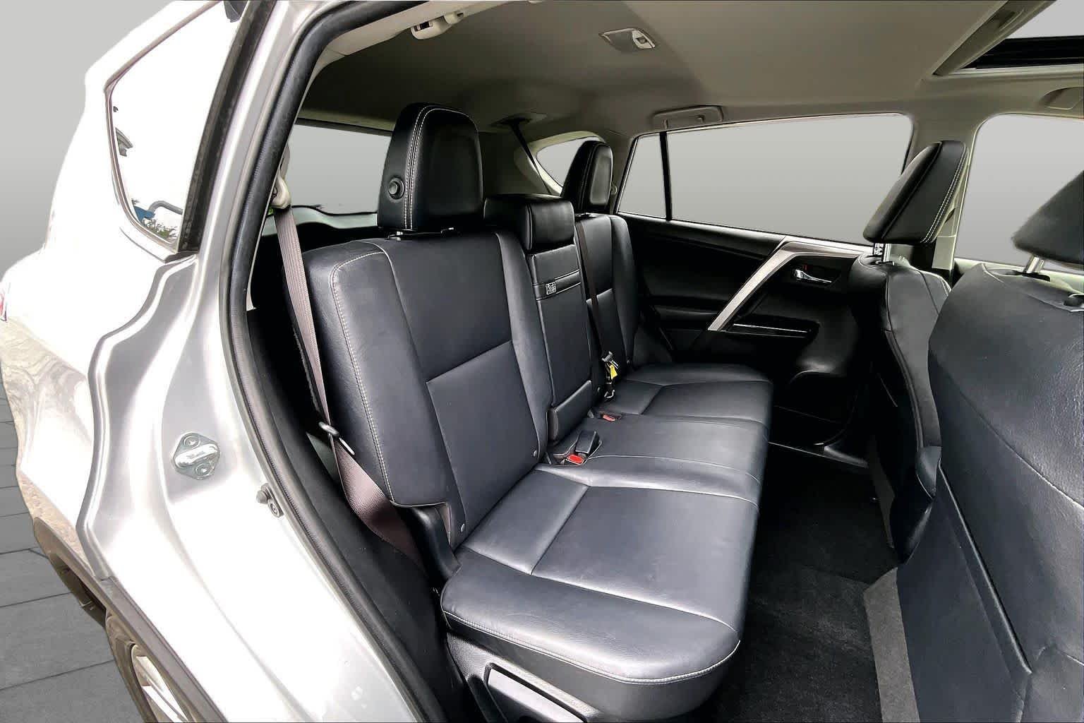 Used 2016 Classic Silver Metallic Toyota Limited image 20