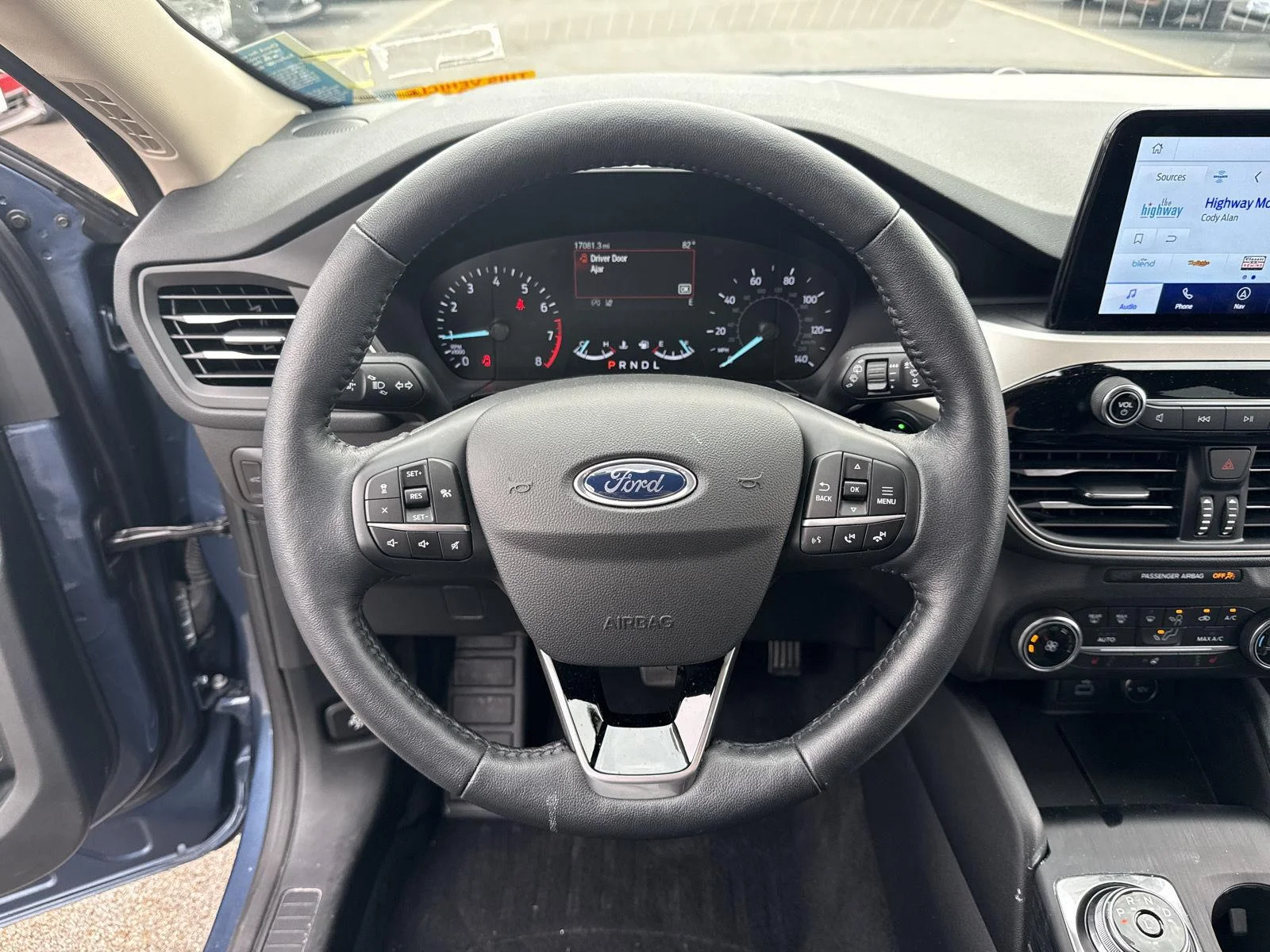 Used 2020 Blue Ford SEL image 9