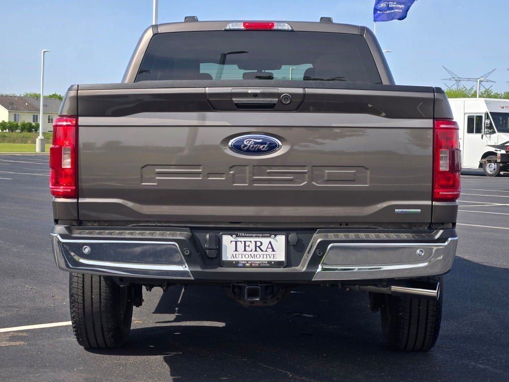Certified Used 2023 Stone Gray Metallic Ford XLT image 13