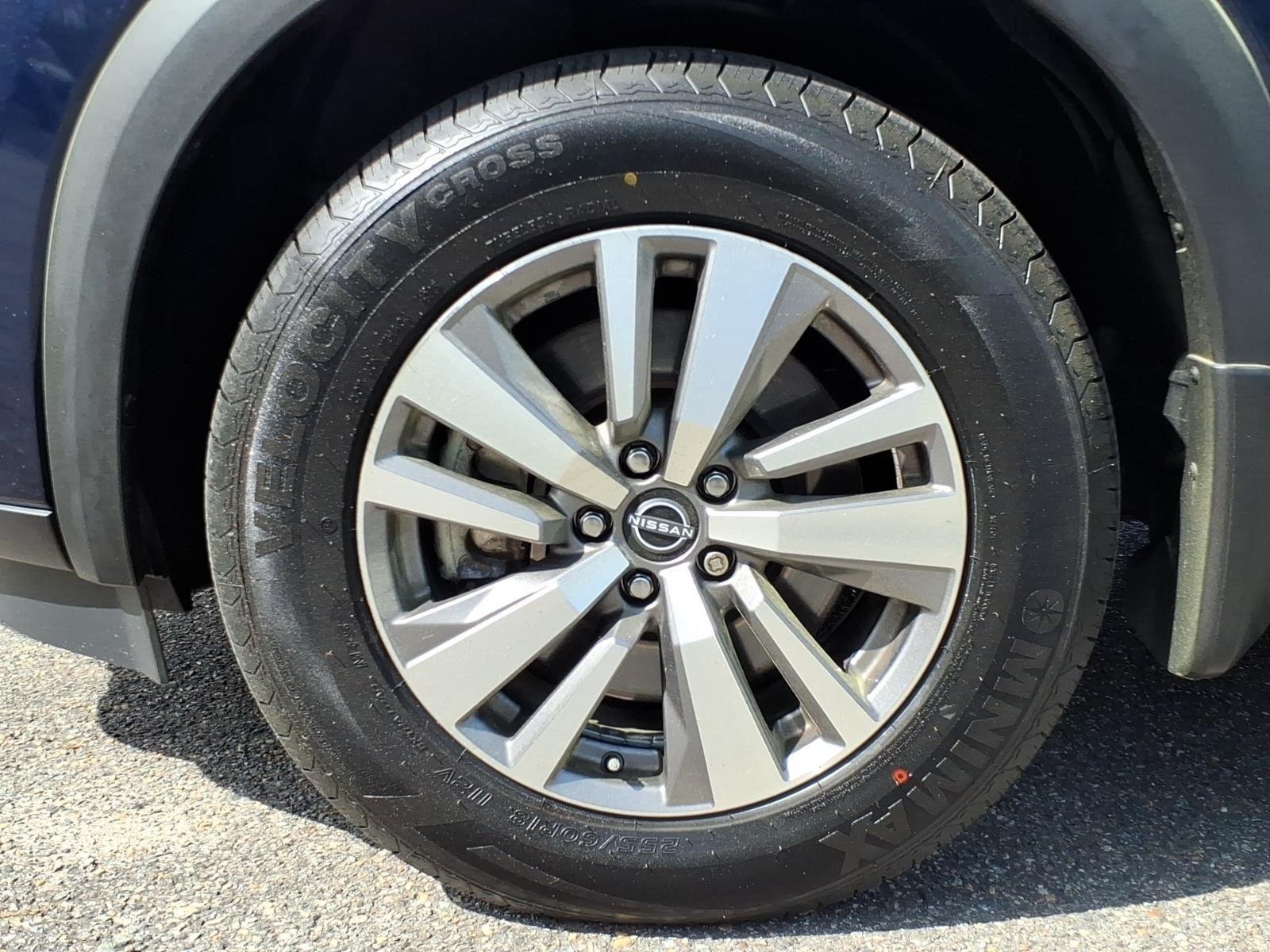 Used 2022 Deep Ocean Blue Pearl Nissan SL image 4
