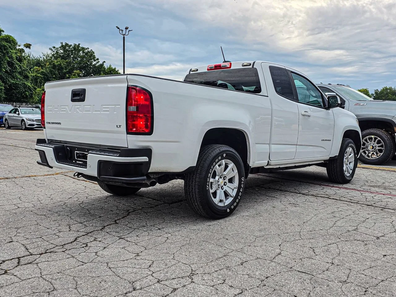 Used 2022 Summit White Chevrolet LT image 5