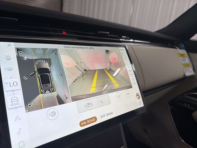 New 2026 Eiger Grey Land Rover SE image 31