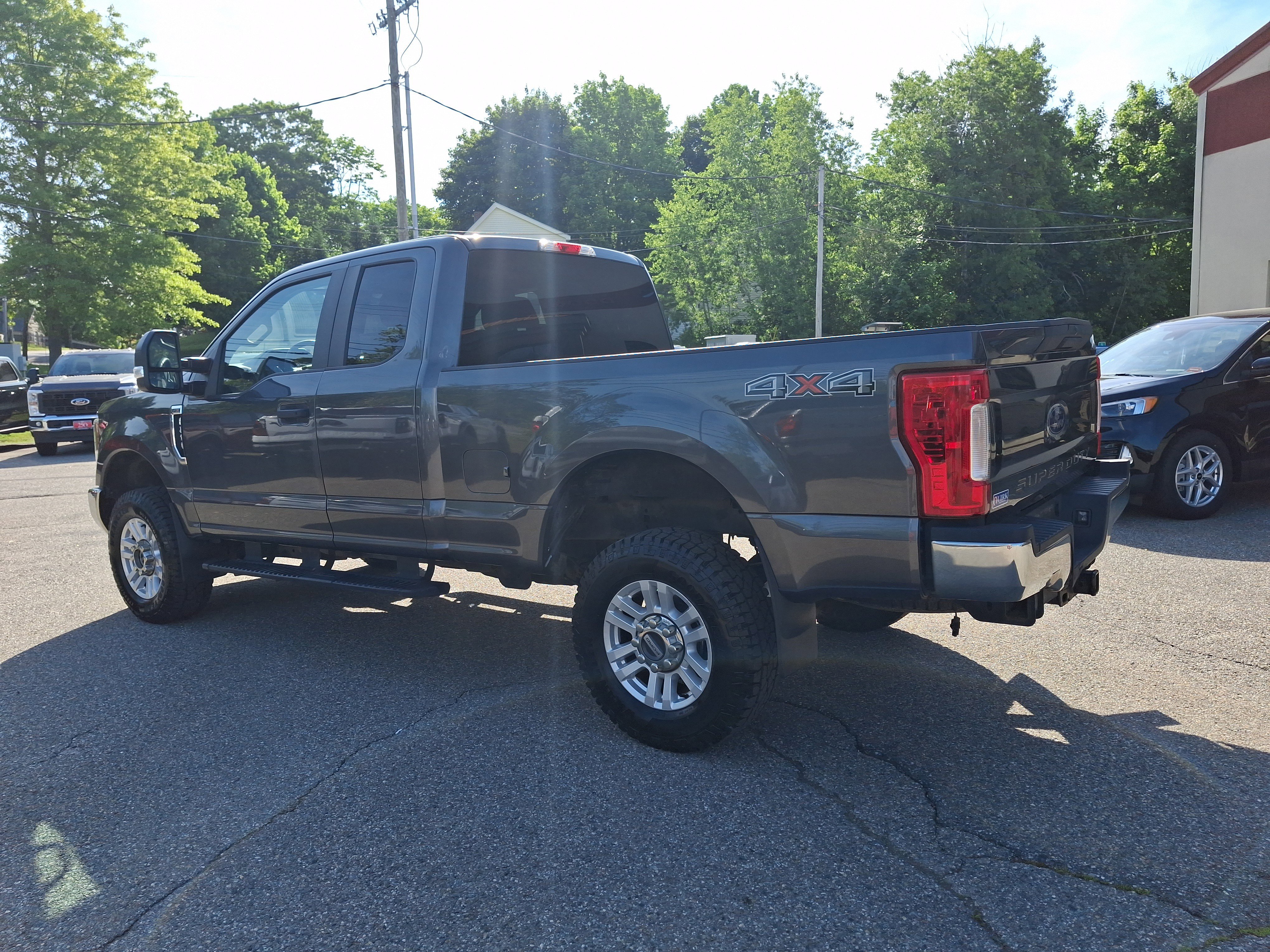Used 2019 MAGNETIC Ford XL image 6