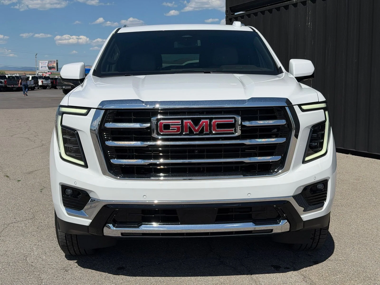 Used 2025 White GMC Elevation image 2
