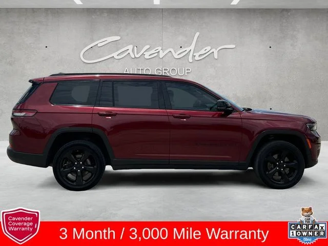 Used 2023 Red Jeep Altitude image 17