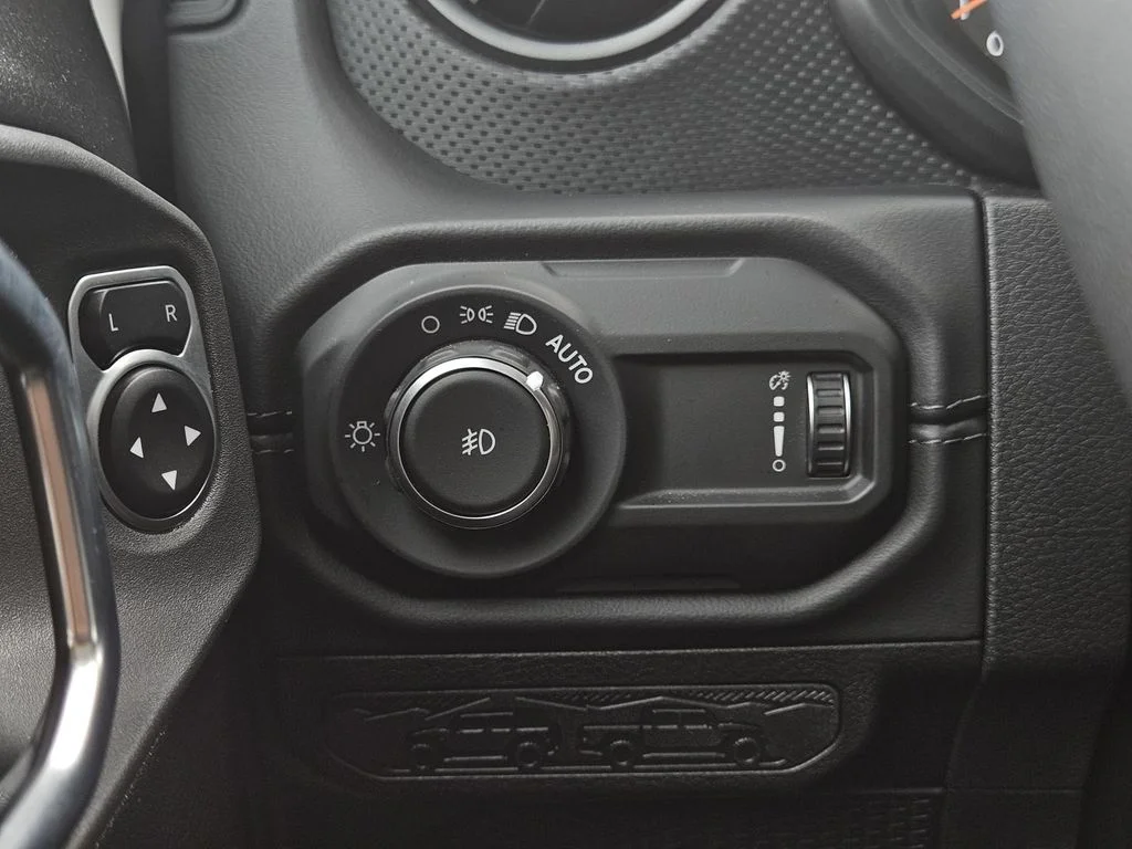 Used 2026 White Jeep Rubicon image 16