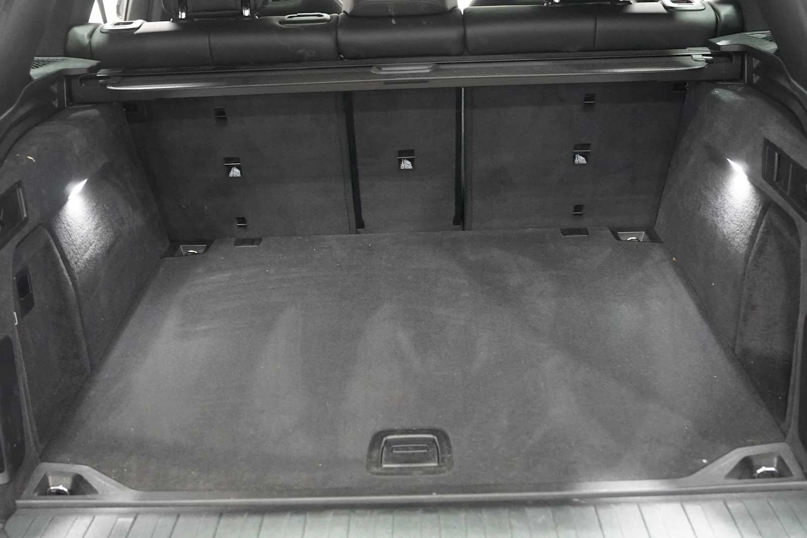 Certified Used 2023 Mineral White Metallic BMW xDrive40i image 25