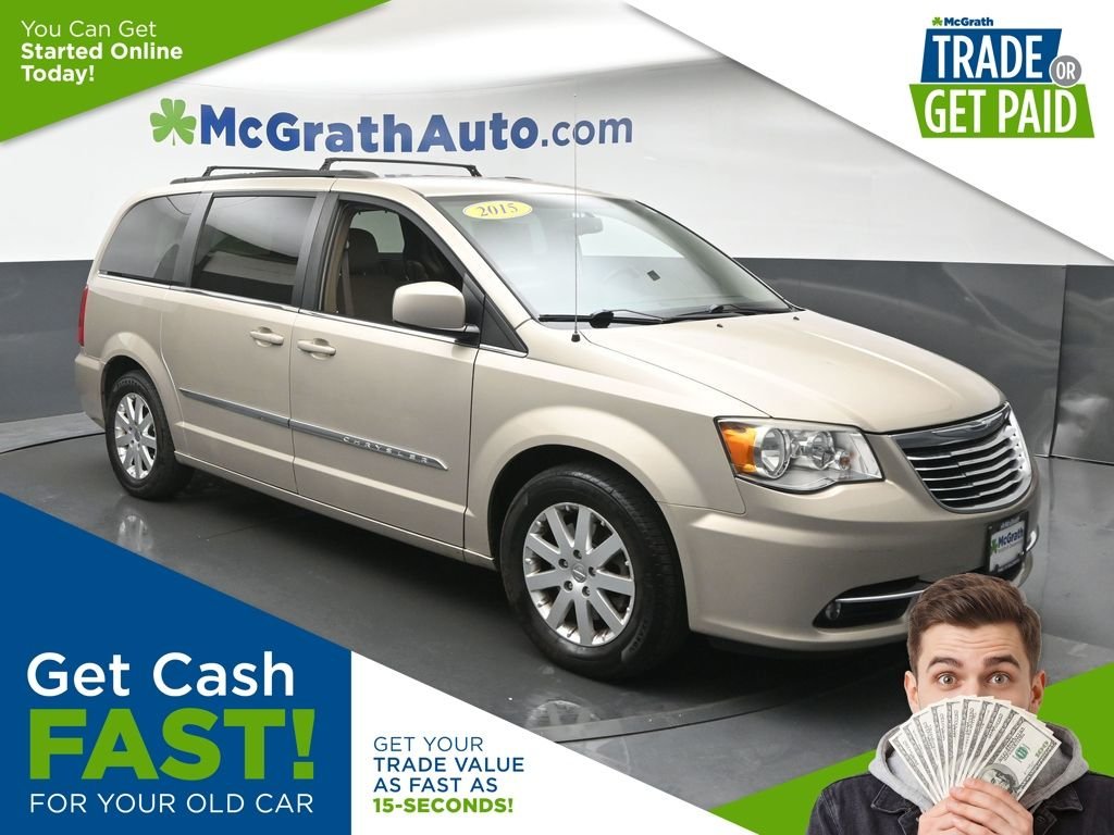 2015 Chrysler Town & Country Touring's photo