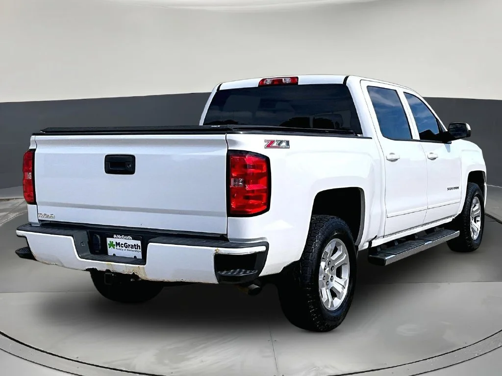 Used 2017 White Chevrolet LT image 7