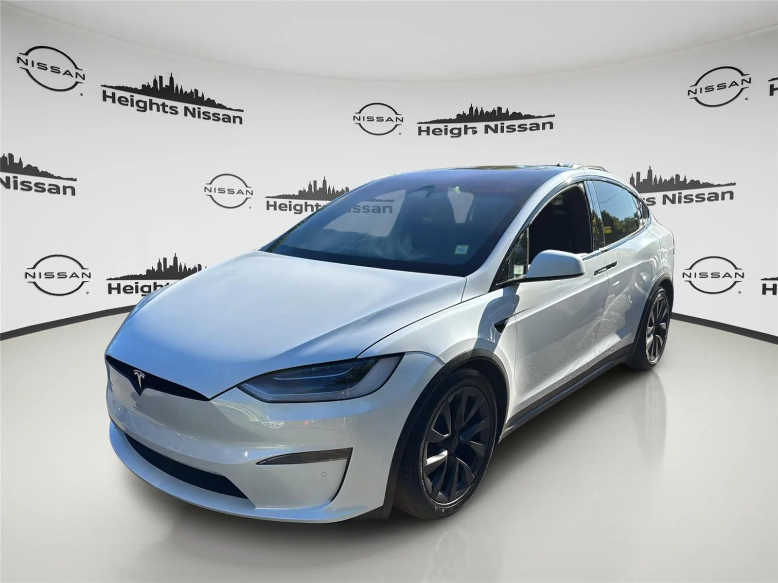 Used 2023 Pearl White Multi-Coat Tesla Plaid image 7