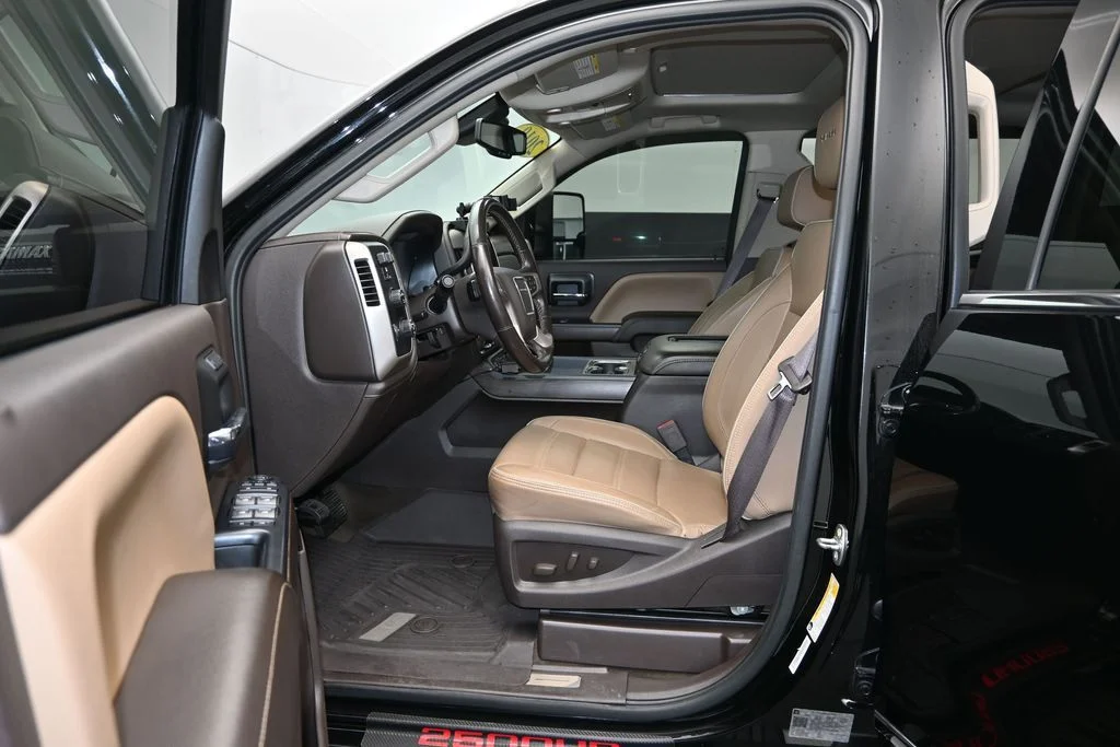 Used 2019 Black GMC Denali image 12