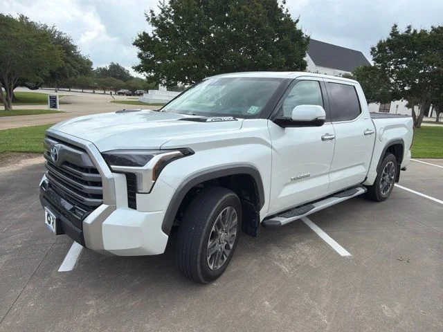 Used 2023 Off-white Toyota Limited image 2