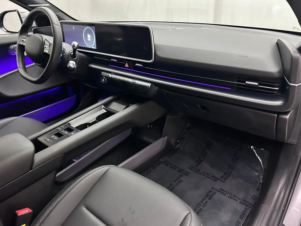 Used 2023 Silver Hyundai Limited image 19