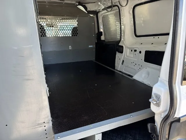 Used 2022 White Ram Base image 16