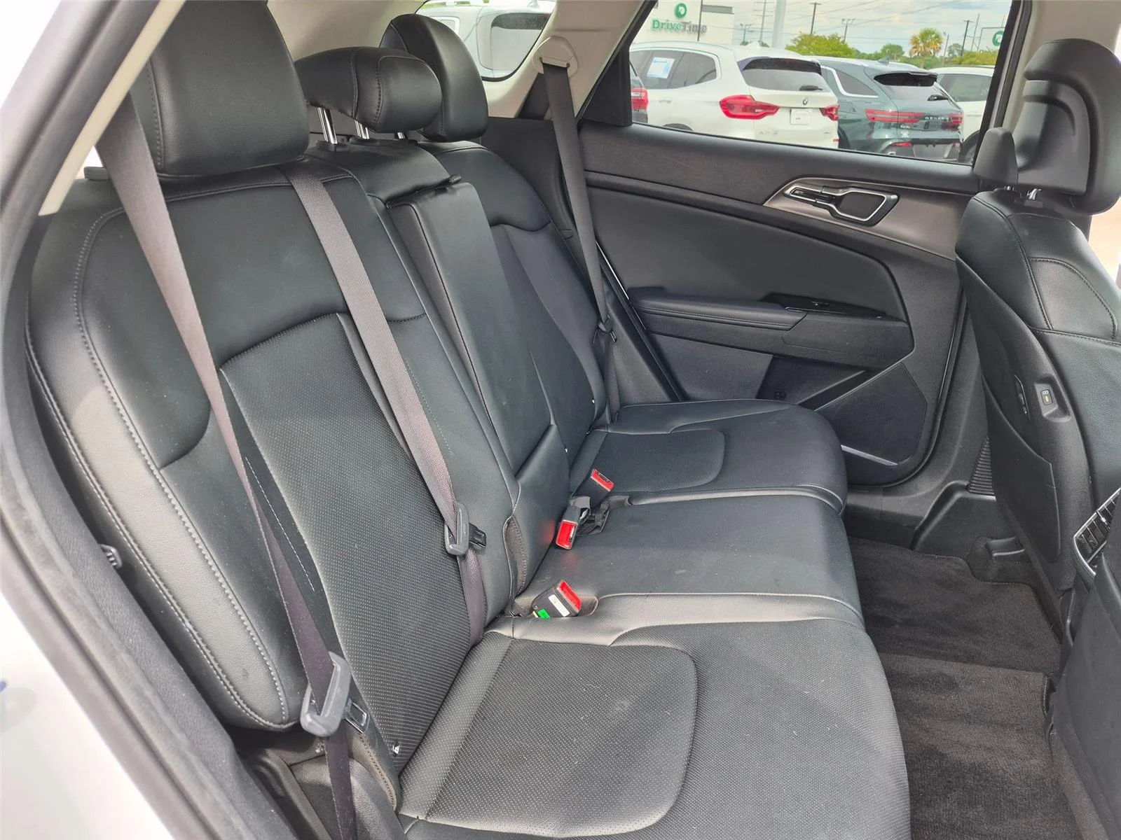 Used 2023 Glacial White Pearl Kia SX image 30