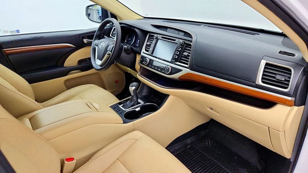 Used 2019 Blizzard Pearl Toyota Limited V6 AWD image 26