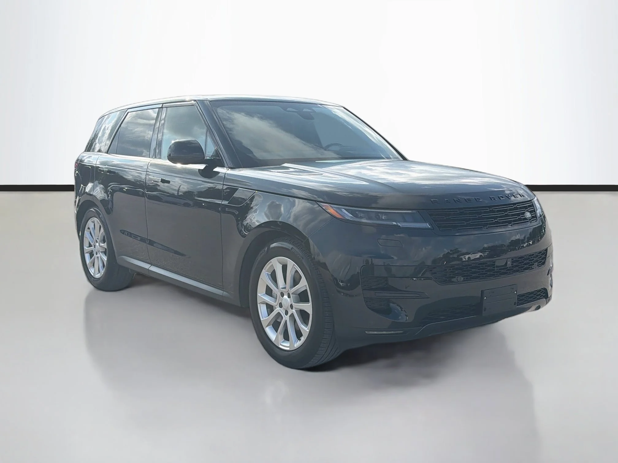 Used 2025 Santorini Black Metallic Land Rover SE image 7