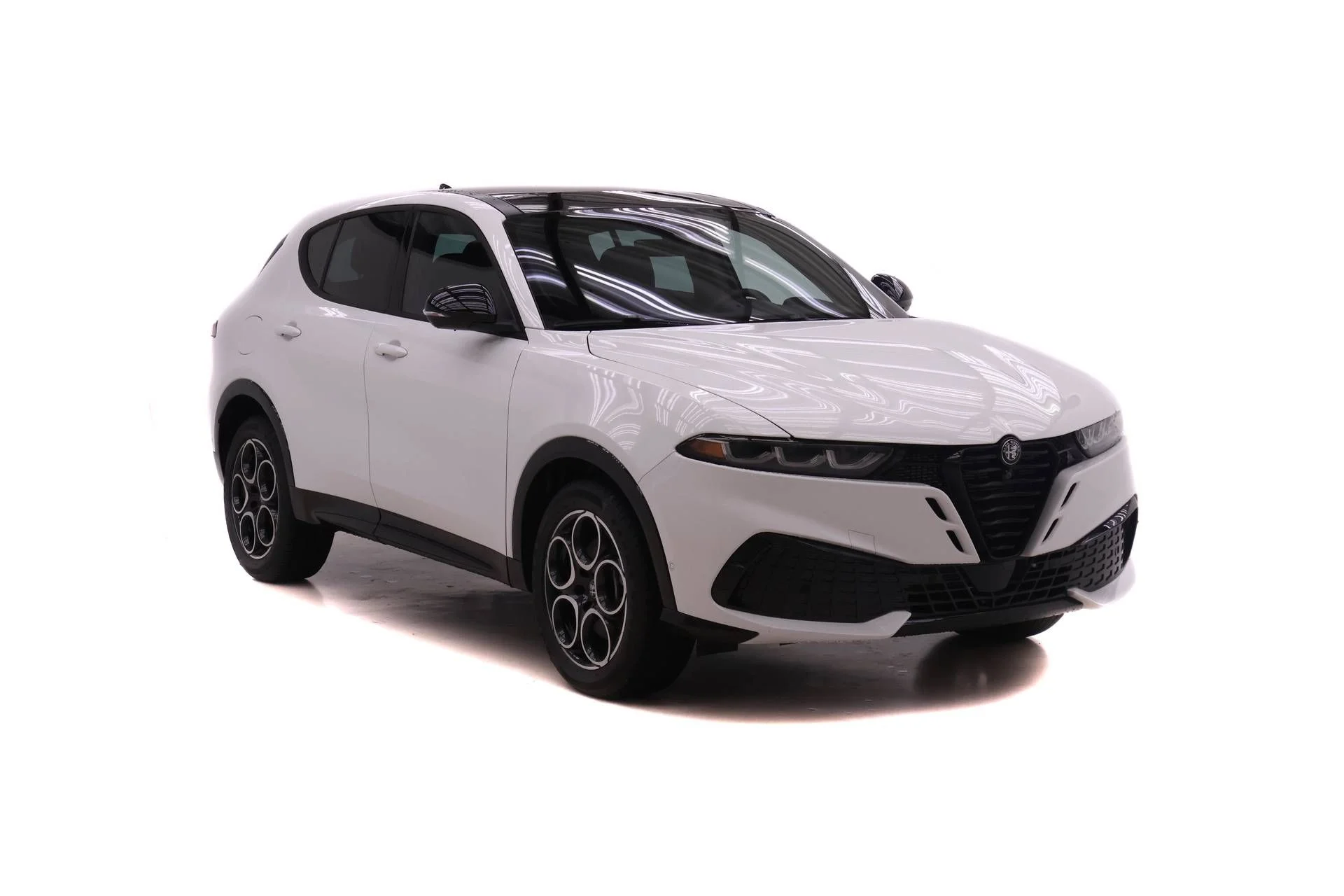 New 2026 Milano White Exterior Paint Alfa Romeo Base image 2