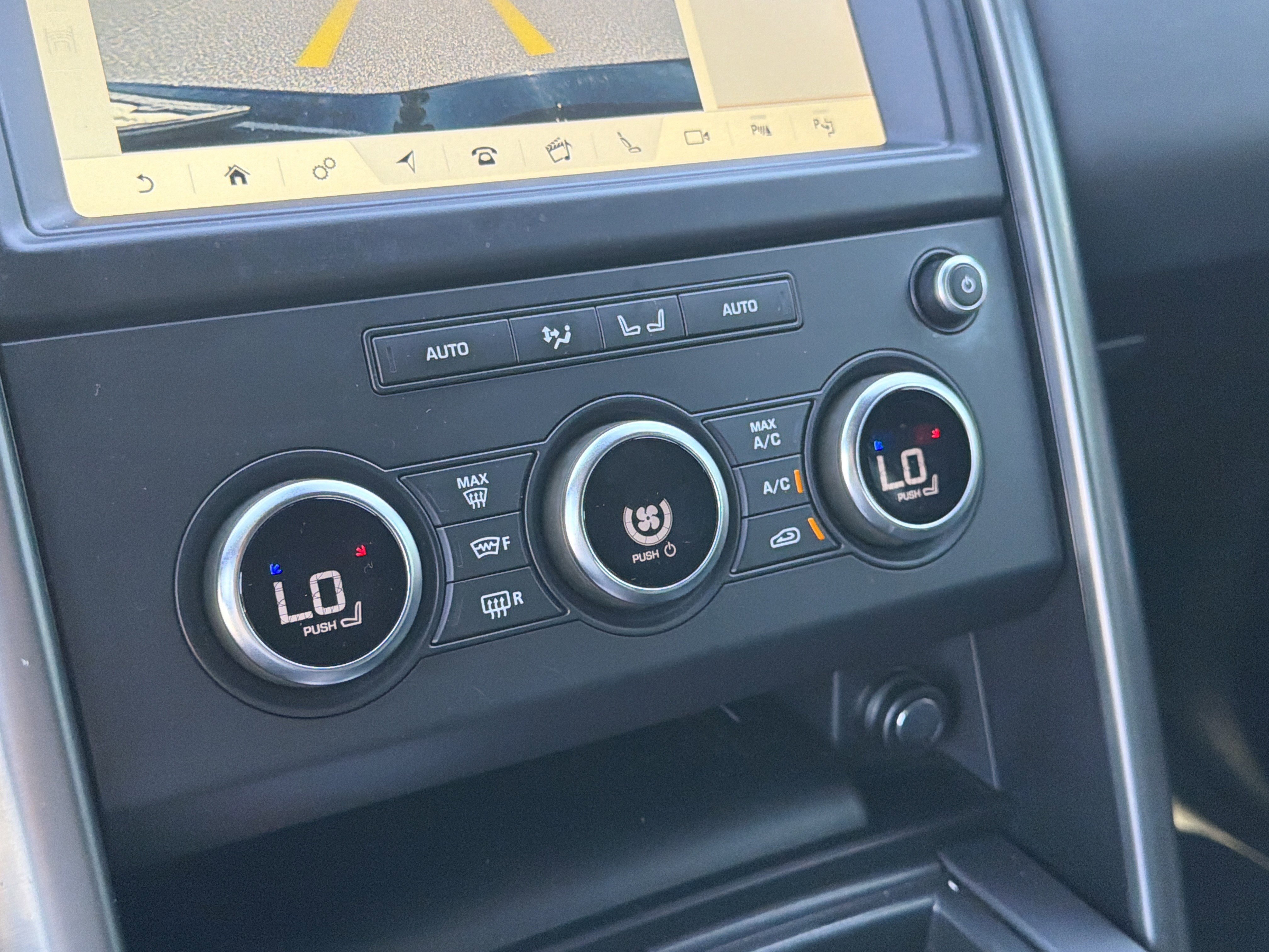 Used 2020 Fuji White Land Rover Landmark Edition image 36