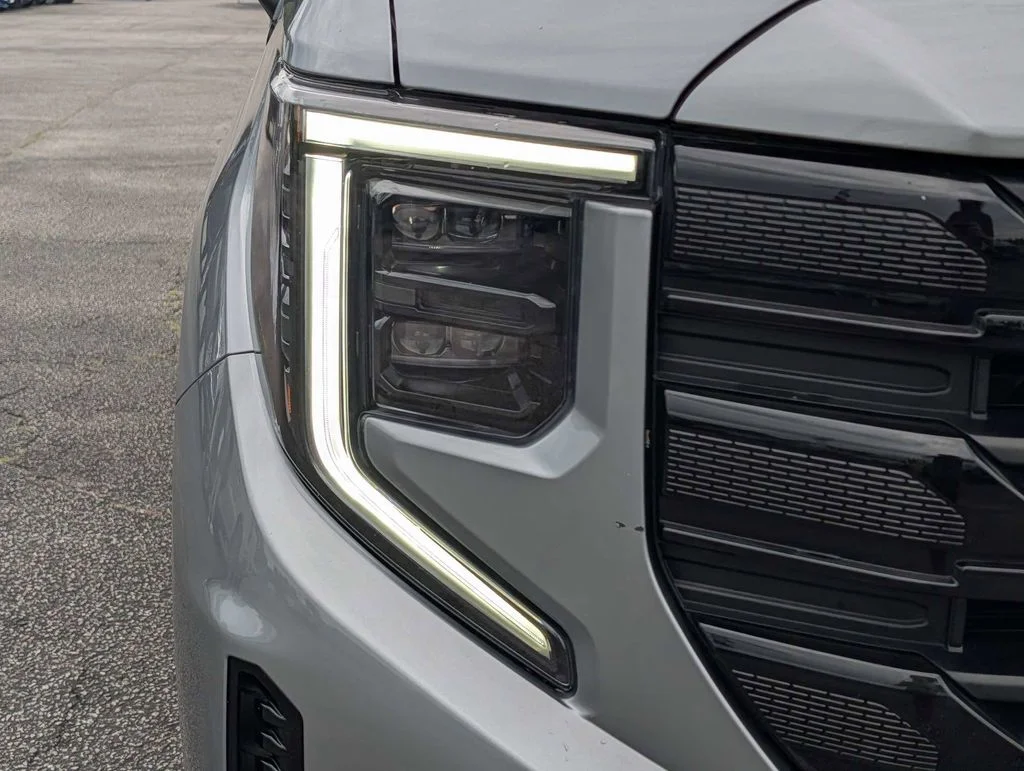 Used 2024 Silver GMC Elevation image 12