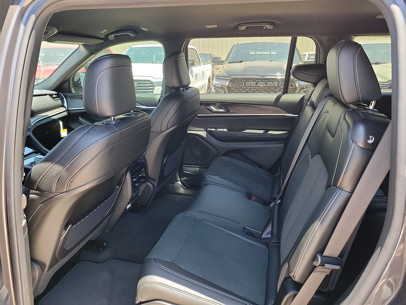 New 2026 PAS Baltic Grey Jeep L LAREDO ALTITUDE 4X4 image 9