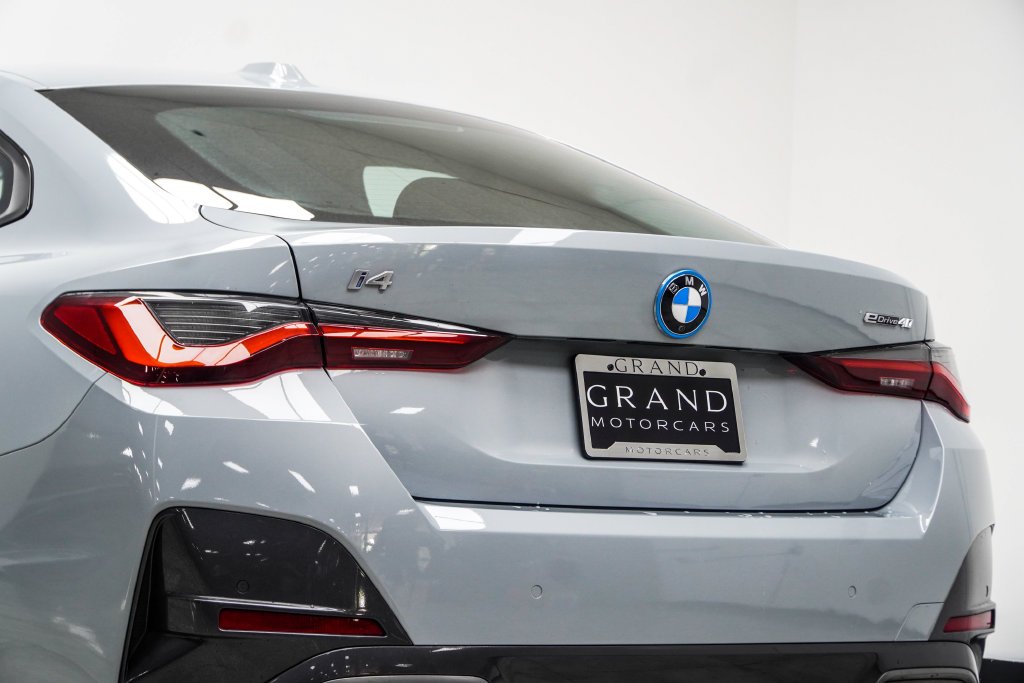 Used 2023 Gray BMW eDrive40 image 16