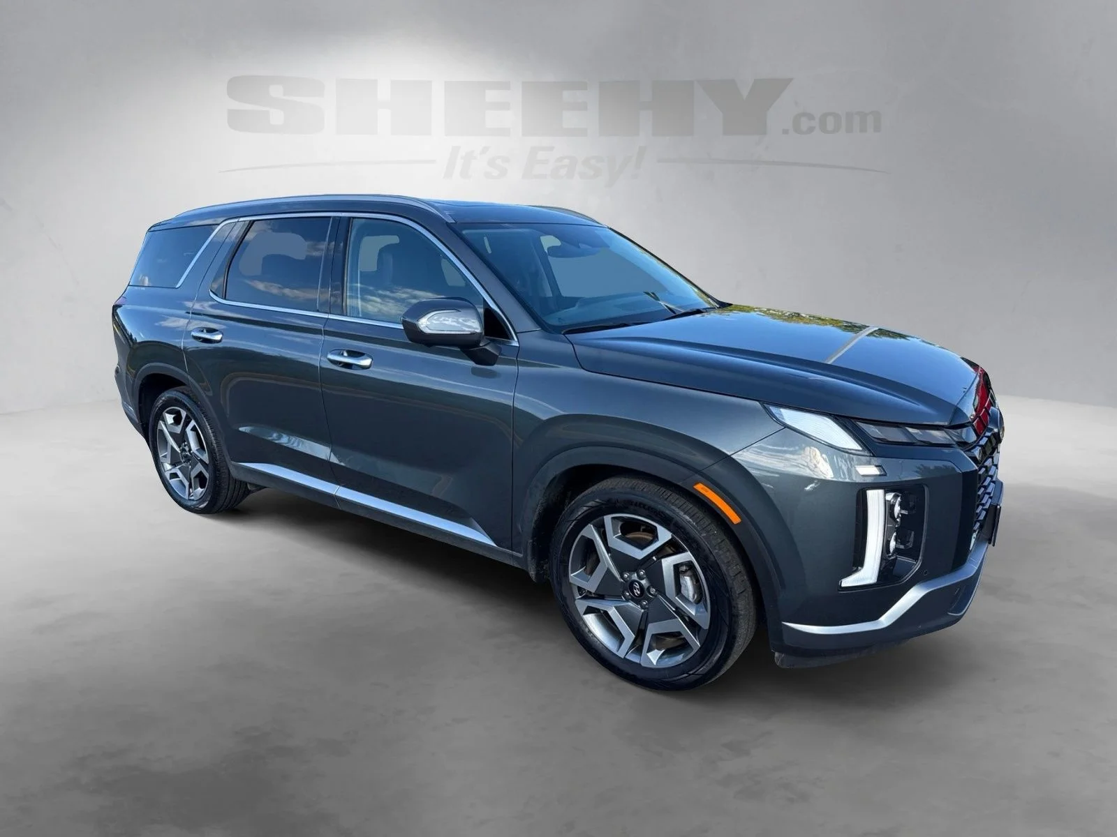 Used 2025 Gray Hyundai SEL Premium image 2